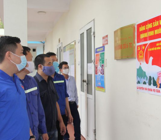 Thợ mỏ hướng về “Ngày hội non sông”