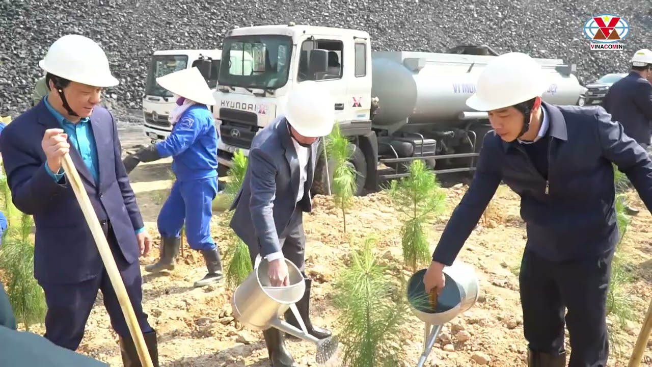 Than Vàng Danh tổ chức trồng cây đầu Xuân