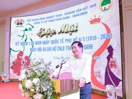 Rực rỡ sắc áo dài nữ công nhân Than Vàng Danh dịp 8/3